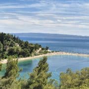 Plage Kašjuni à Split, vue d’en haut