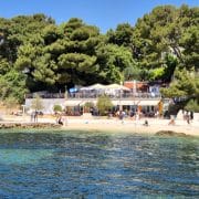 Plage d’Ovčice, le café 